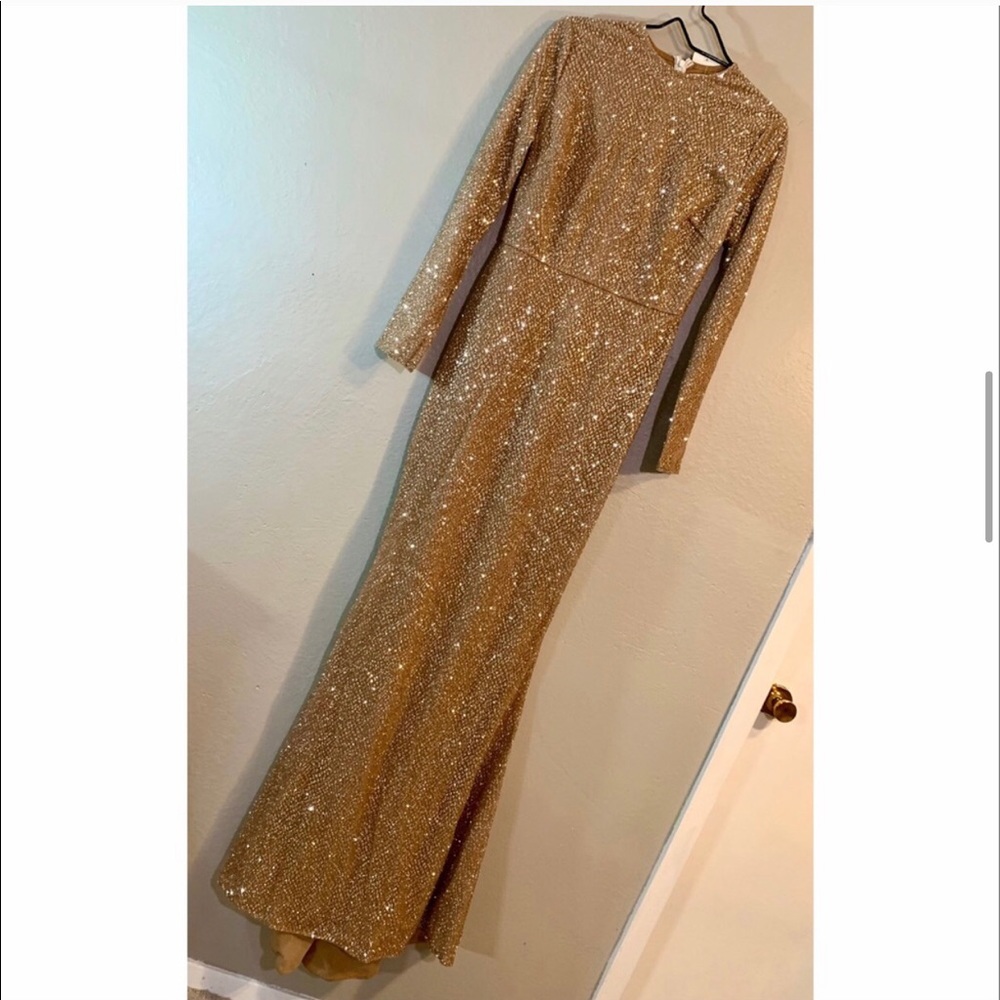 NWT Sparkly Taupe London Sleeve Gown/Dress